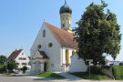 Blick auf die Laugnaer Pfarrkirche nach der Umgestaltung 