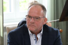 Ein Portrait von Joachim Karl.