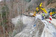 Der Einsatz eines Baggers war für die Sicherung des Hanges im Retterschwanger Tal erforderlich.