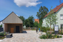 Oberthürheims neuer Dorfplatz.