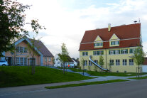 Blick auf das neue Bürgerhaus und das Rathaus