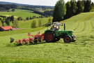 Flache Landschaft mit gut geformten Äckern, die rationell zu bewirtschaften sind.