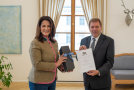Ministerin Michaela Kaniber mit Jürgen Eisentraut 