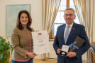 Ministerin Michaela Kaniber mit Amtsleiter Ottmar Porzelt 